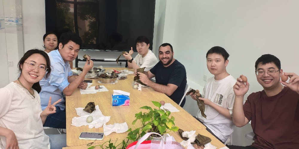 Prof. Bao Celebrates Dragon Boat Festival with BAOgeoscience Students.